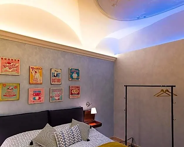 Arco Di Gallieno Oda ve Kahvaltı 4*